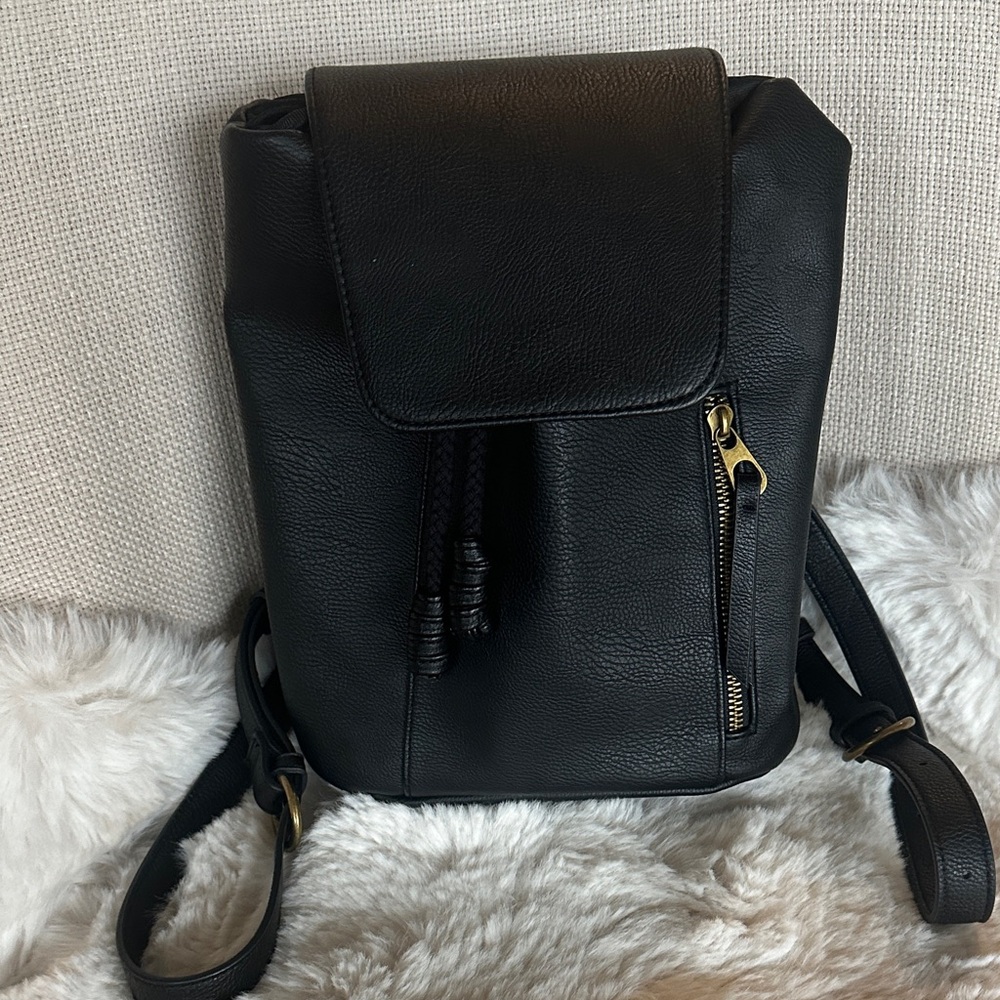 Nwot Universal Thread Black Backpack With Snap Cl… - image 1